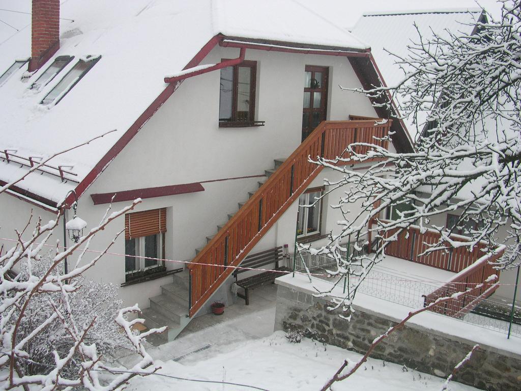 Apartments Dvor Bovec Quarto foto