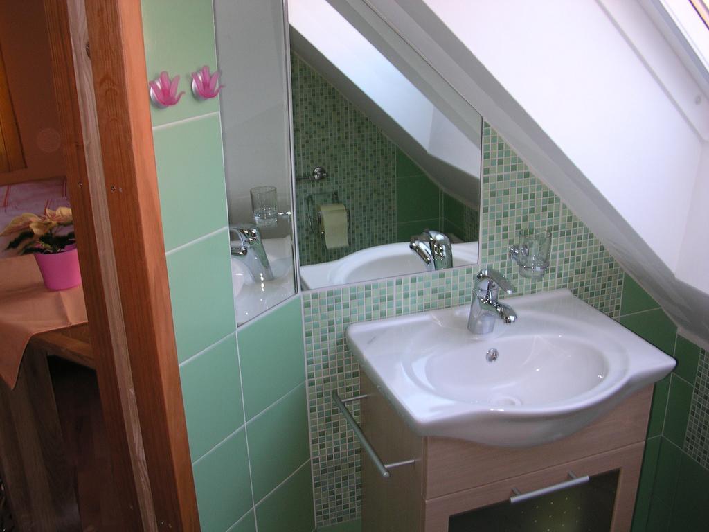 Apartments Dvor Bovec Quarto foto